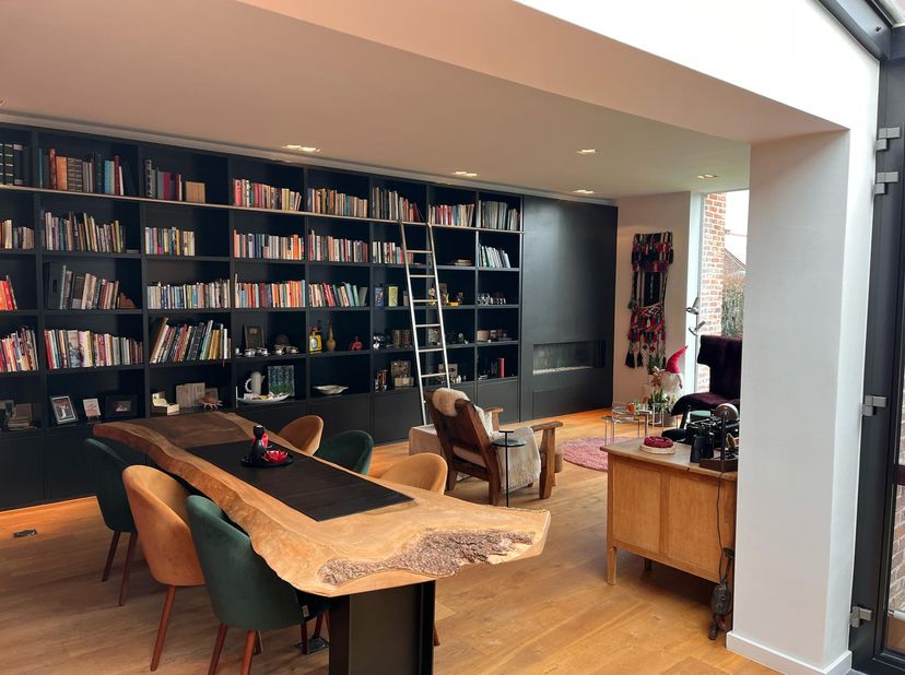 Prachtige Woning – Ruimte en Luxe in Eén&lt;br /&gt;
&lt;br /&gt;
Deze instapklare woning, gelegen op een royaal perceel van maar liefst 9 are 40, biedt het perfe